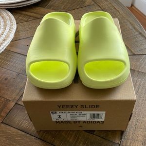 Yeezy Slide Lime Green Size 2 - Worn 3x